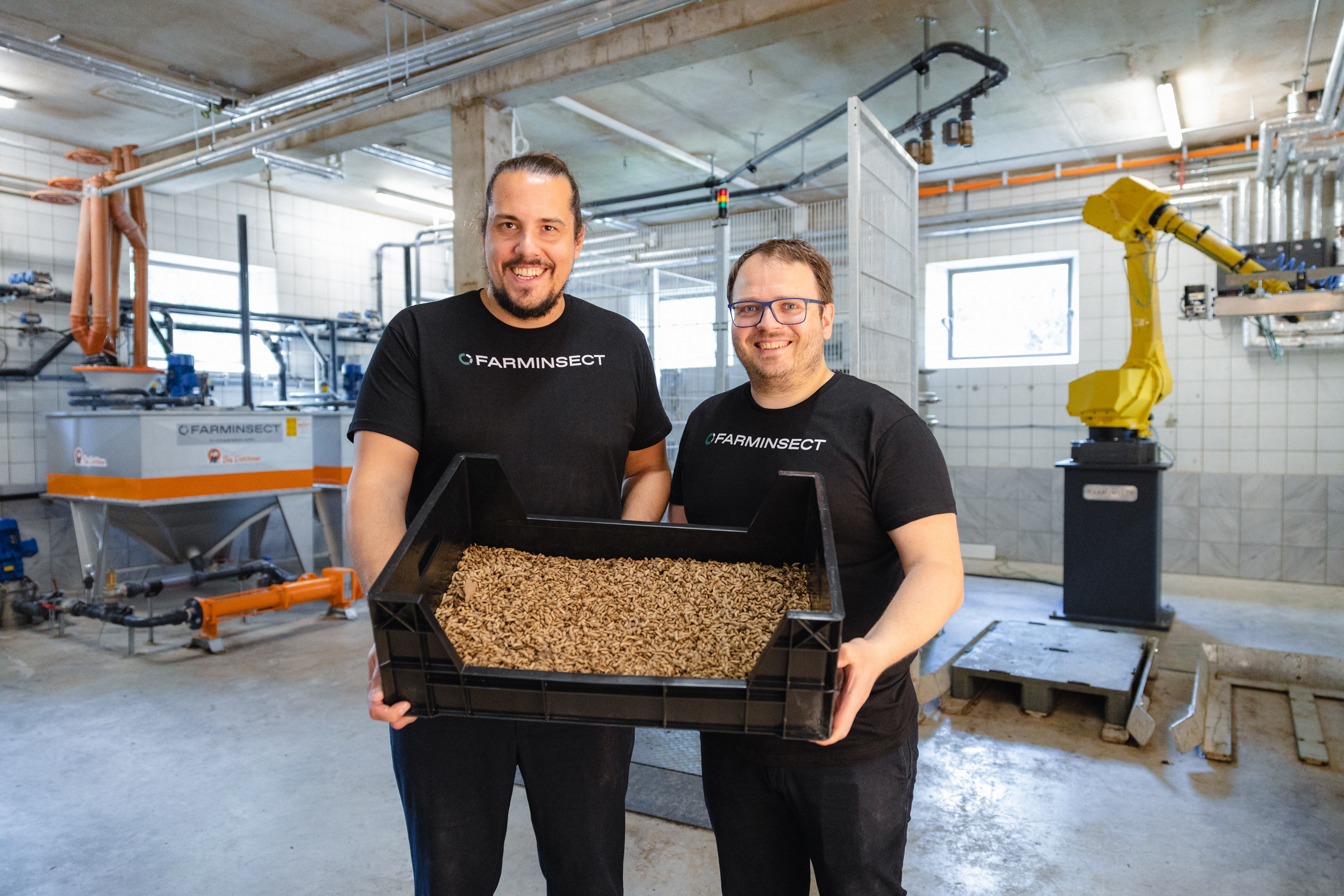 Die beiden FarmInsect-Gründer Thomas Kuehn (l.) und Wolfgang Westermeier Quelle: FarmInsect GmbH Die beiden FarmInsect-Gründer Thomas Kuehn (l.) und Wolfgang Westermeier Quelle: FarmInsect GmbH
